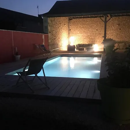 Superbe Longere Poitevine - Piscine Exterieure Chauffee Et Spa Jaccuzi Cuhon