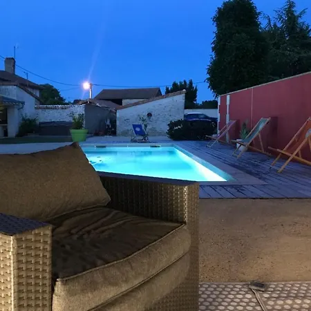 Superbe Longere Poitevine - Piscine Exterieure Chauffee Et Spa Jaccuzi * Cuhon