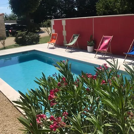 Superbe Longere Poitevine - Piscine Exterieure Chauffee Et Spa Jaccuzi * Cuhon