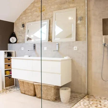 Superbe Longere Poitevine - Piscine Exterieure Chauffee Et Spa Jaccuzi